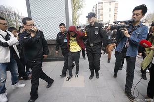 记者：21岁西班牙中场维加已通过吉达国民体检，转会费3500万欧